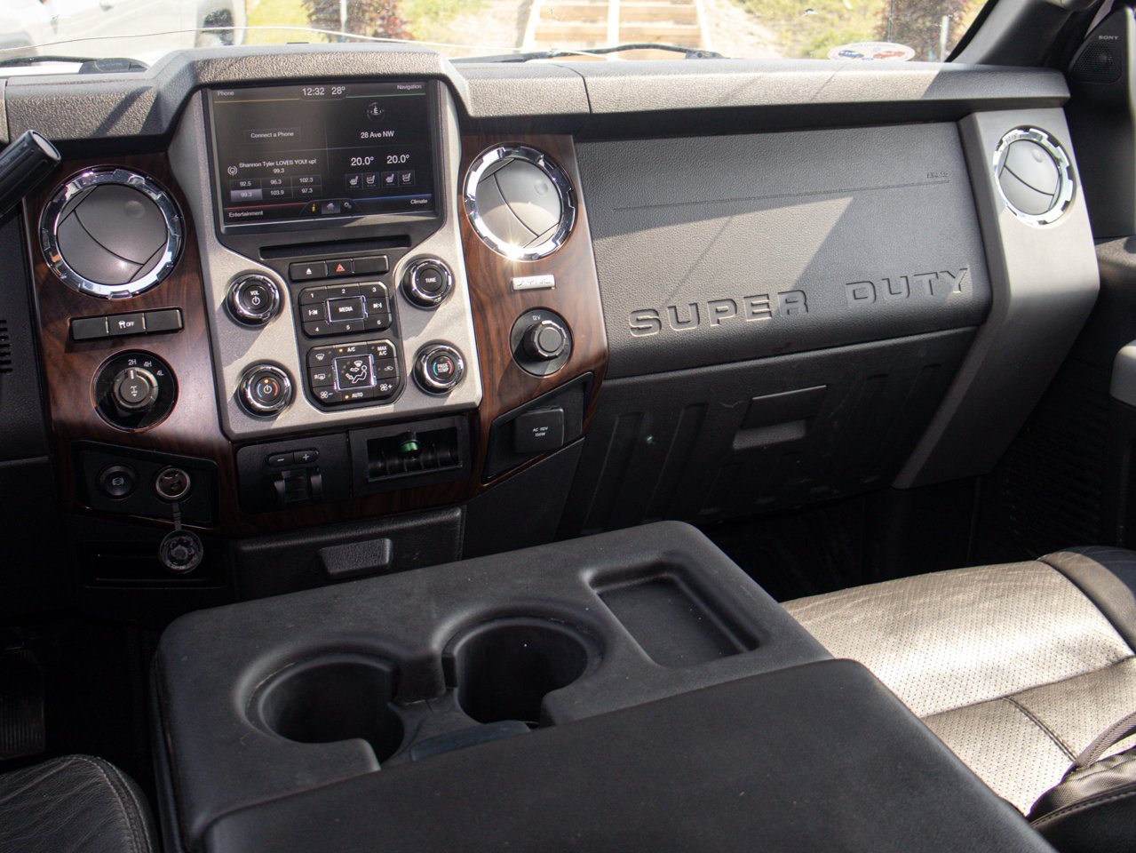 2016 Ford Super Duty F-350 SRW 4WD Crew Cab 156 Lariat White Sherwood Park - photo #29