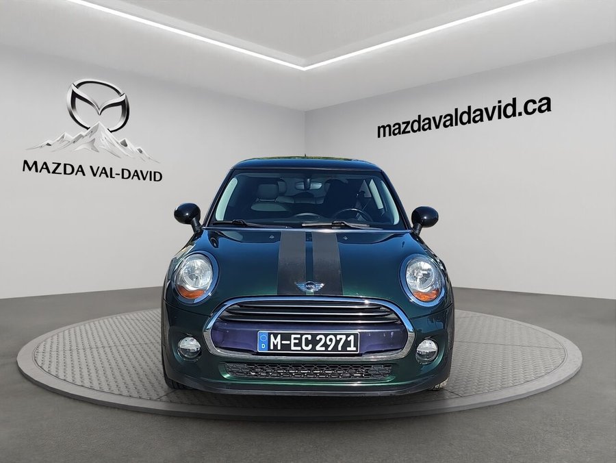 MINI Cooper toit rigide Hayon 3 portes, Toit ouvrant, cruise control, sièges en cuir, MANUEL 2016 Vert