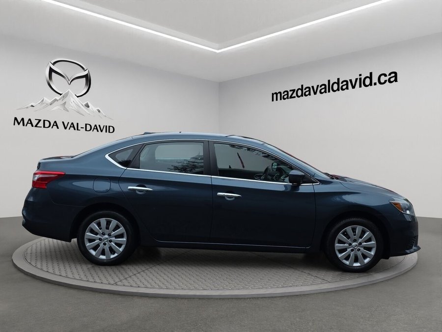 Nissan Sentra Berline 4 portes, CVT SV, Sièges chauffant, Commande audio au volant, Bluetooth 2017 Bleu