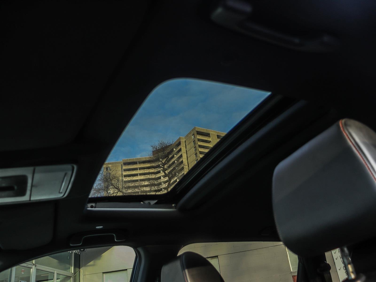 Honda CR-V hybride Touring 2023 Blue Ottawa & Gatineau - photo #5