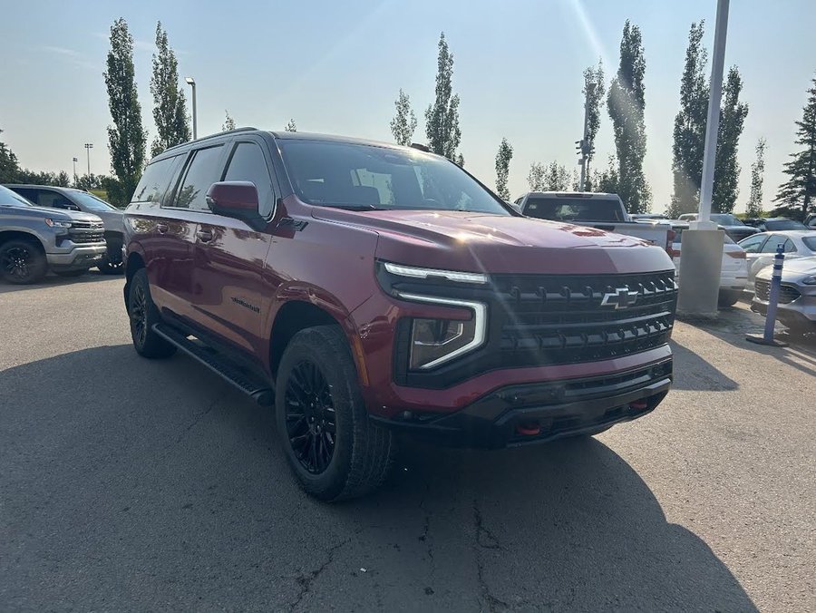 2025 Chevrolet Suburban 2025 Red