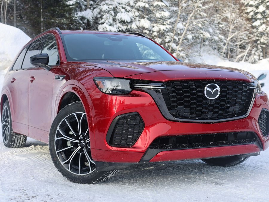 Mazda CX-70 hybride rechargeable Éligible à une subvention gouvernementale allant jusqu’à 7500$ 2025 Rouge vibrant cristal métallisé