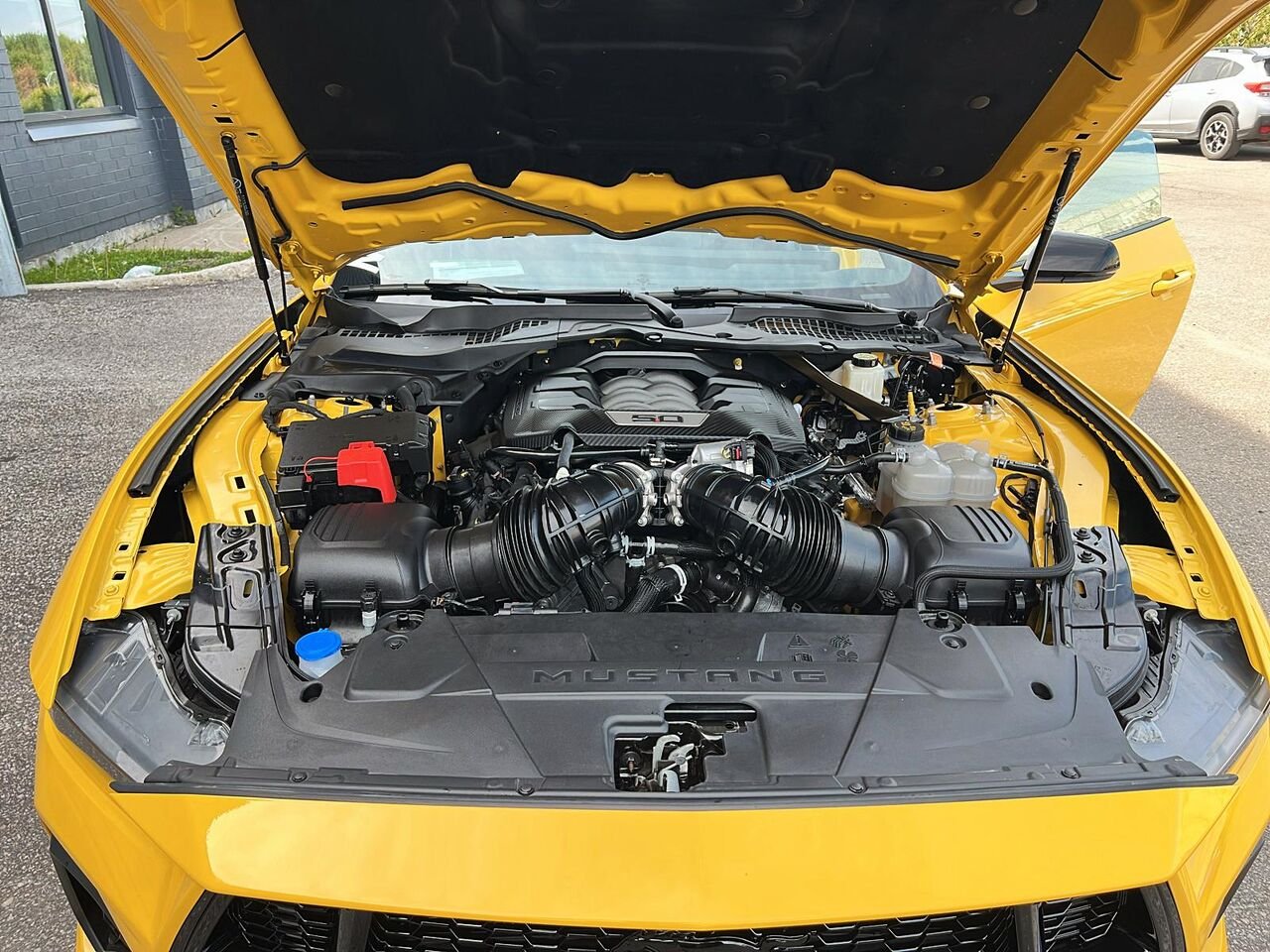 2024 Ford Mustang Yellow Québec - photo #10