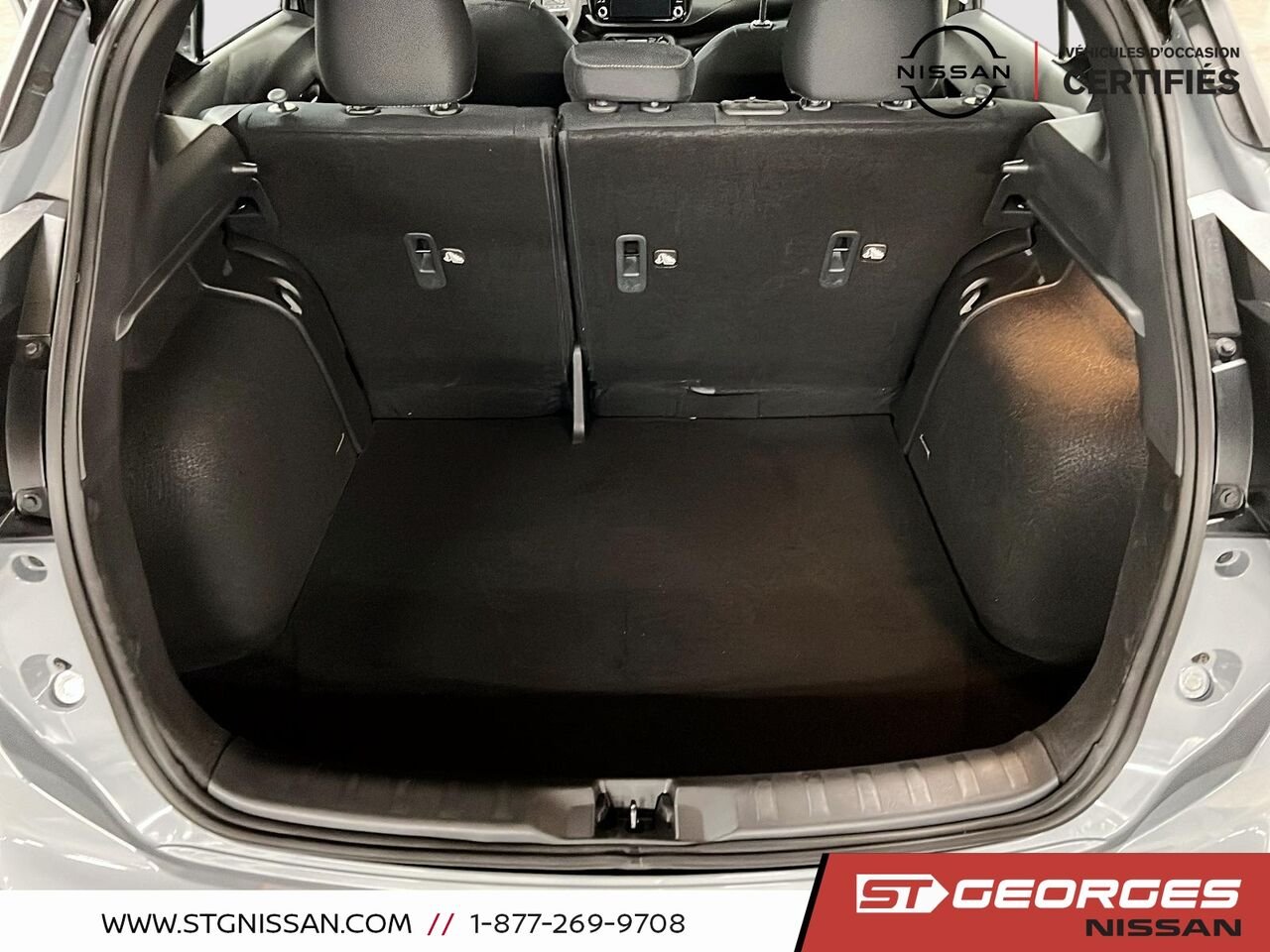Nissan Kicks Play 2025 Gris Saint-Georges - photo #5