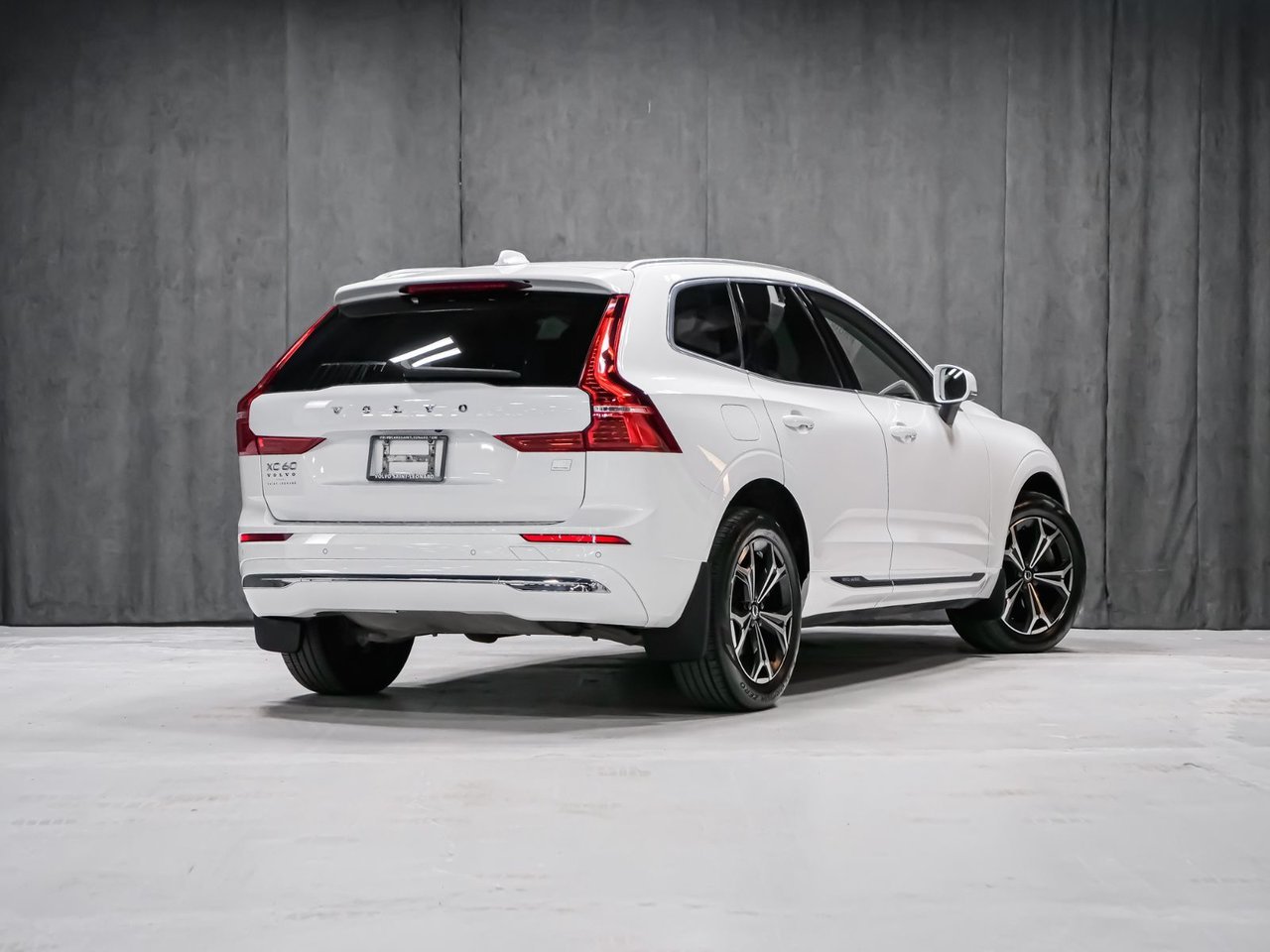 Volvo XC60 Recharge T8 INSCRIPTION EXPRESSION CLIMATE PREMIUM 2022 Blanc Montréal - photo #3