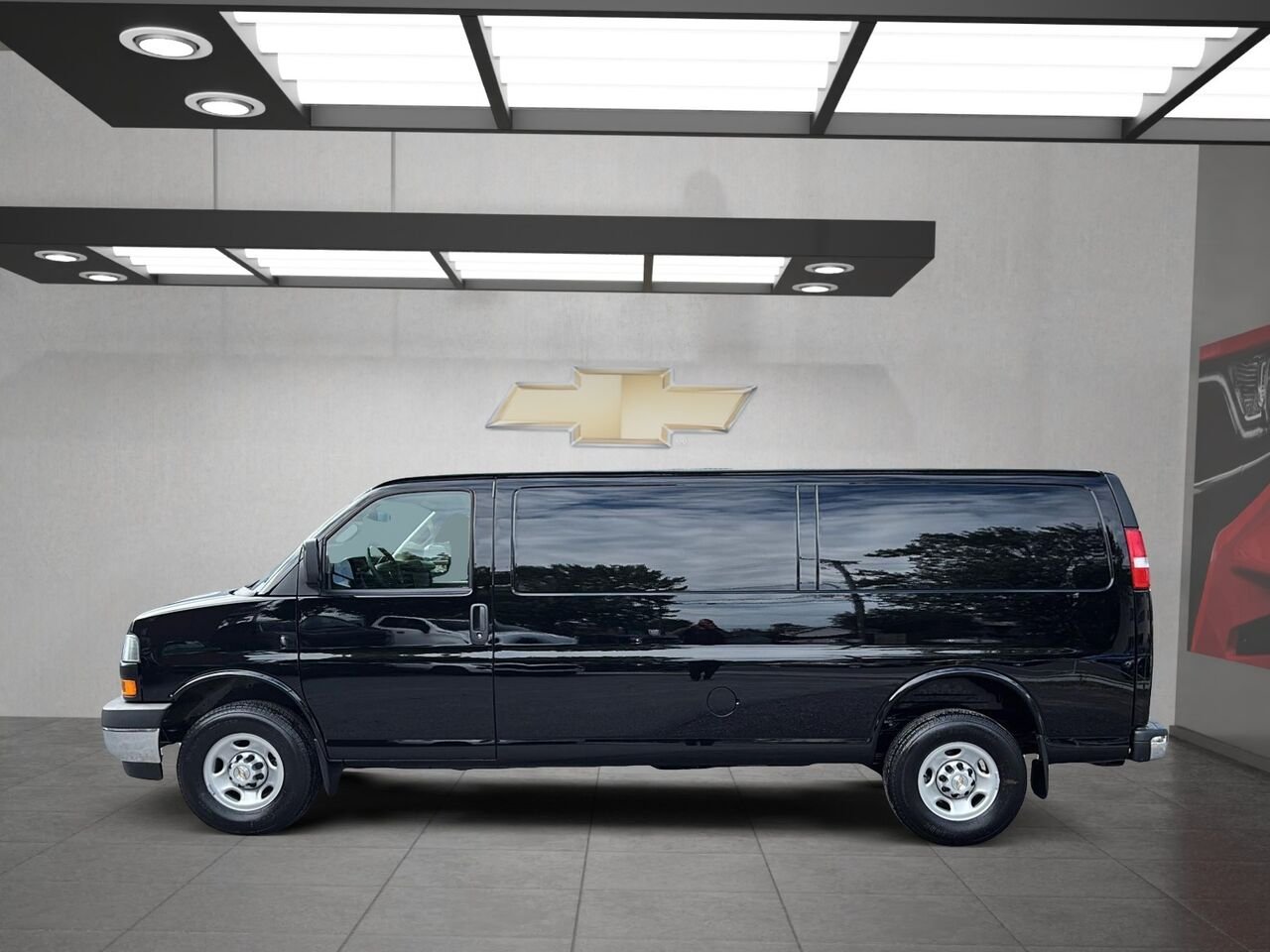 Chevrolet Fourgonnette Express utilitaire Traction arrière 2500 155 po 2026 NOIR Saint-Hyacinthe - photo #4