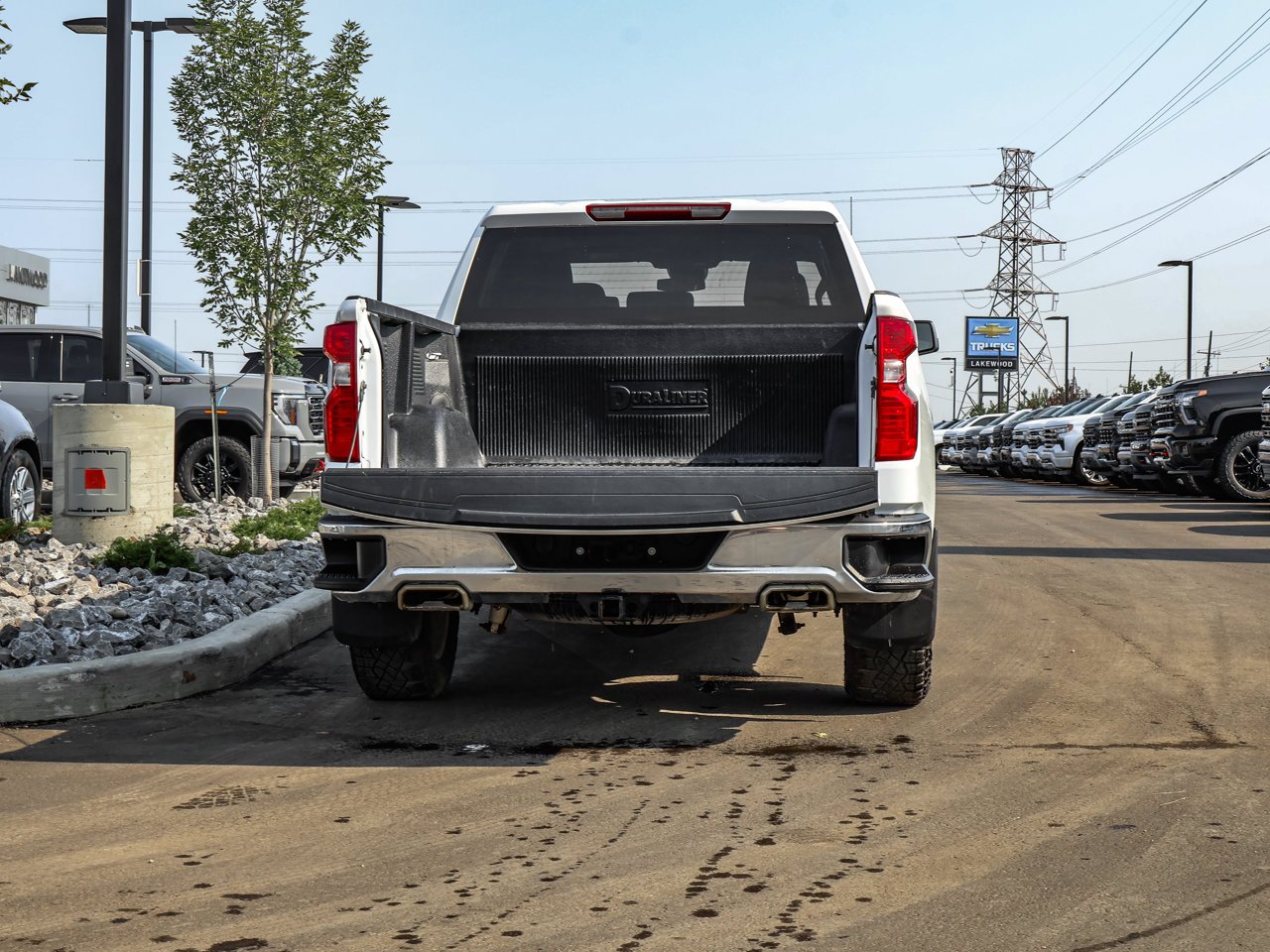 2024 Chevrolet Silverado 1500 4WD Crew Cab 147 LT White Sherwood Park - photo #8