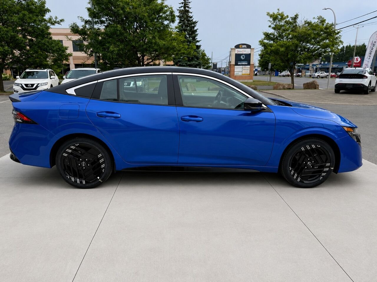 2026 NISSAN Sentra SENTRA SR Bluestone Pearl/Super Black Châteauguay - photo #5