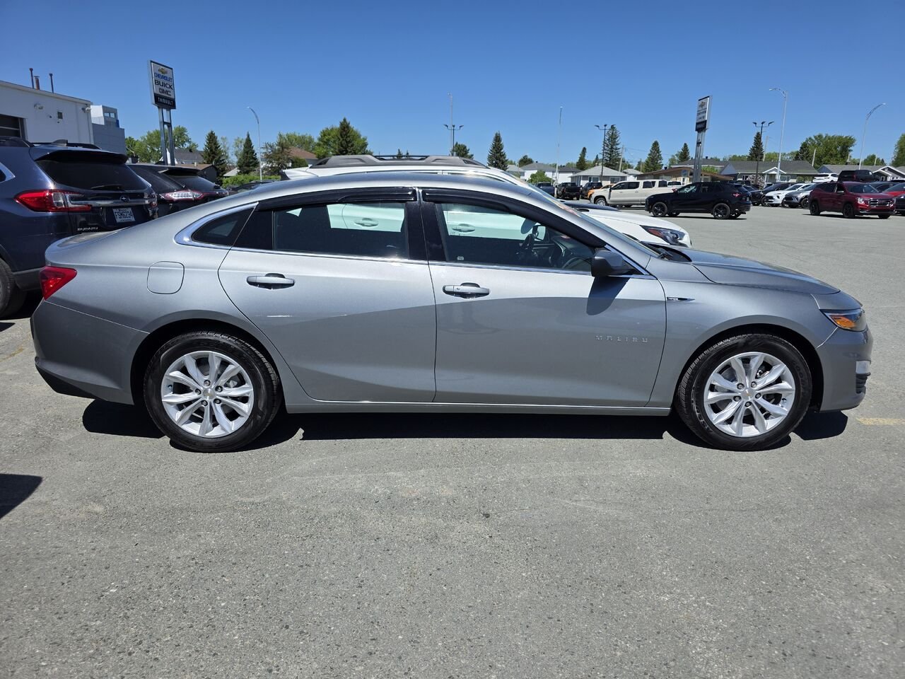 2024 Chevrolet Malibu 1LT Grey Rouyn-Noranda - photo #4