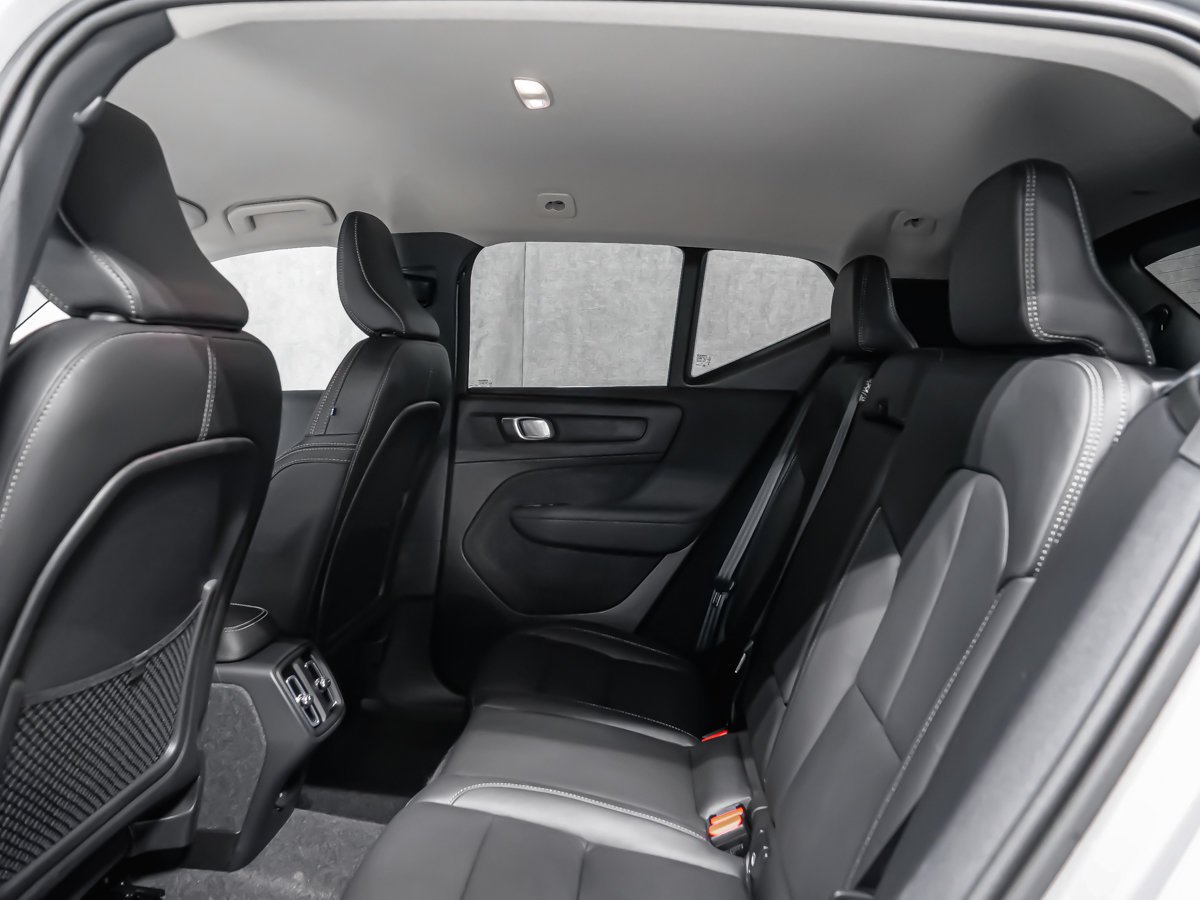Volvo XC40 B5 CORE BRIGHT CLIMATE 2025 Gris Montréal - photo #11