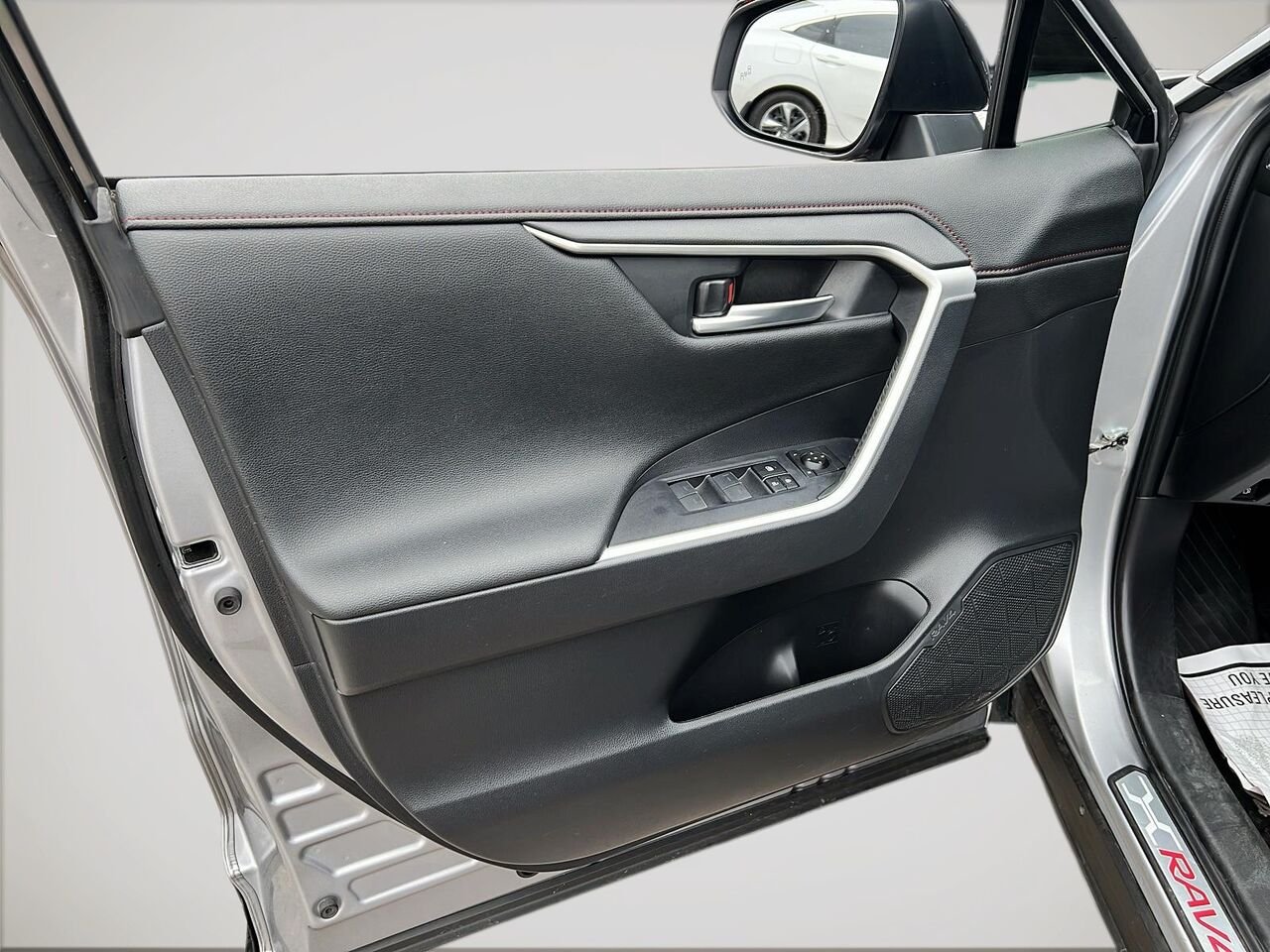 2024 Toyota RAV4 Prime XSE TRACTION INTEGRALE Silver Québec - photo #10