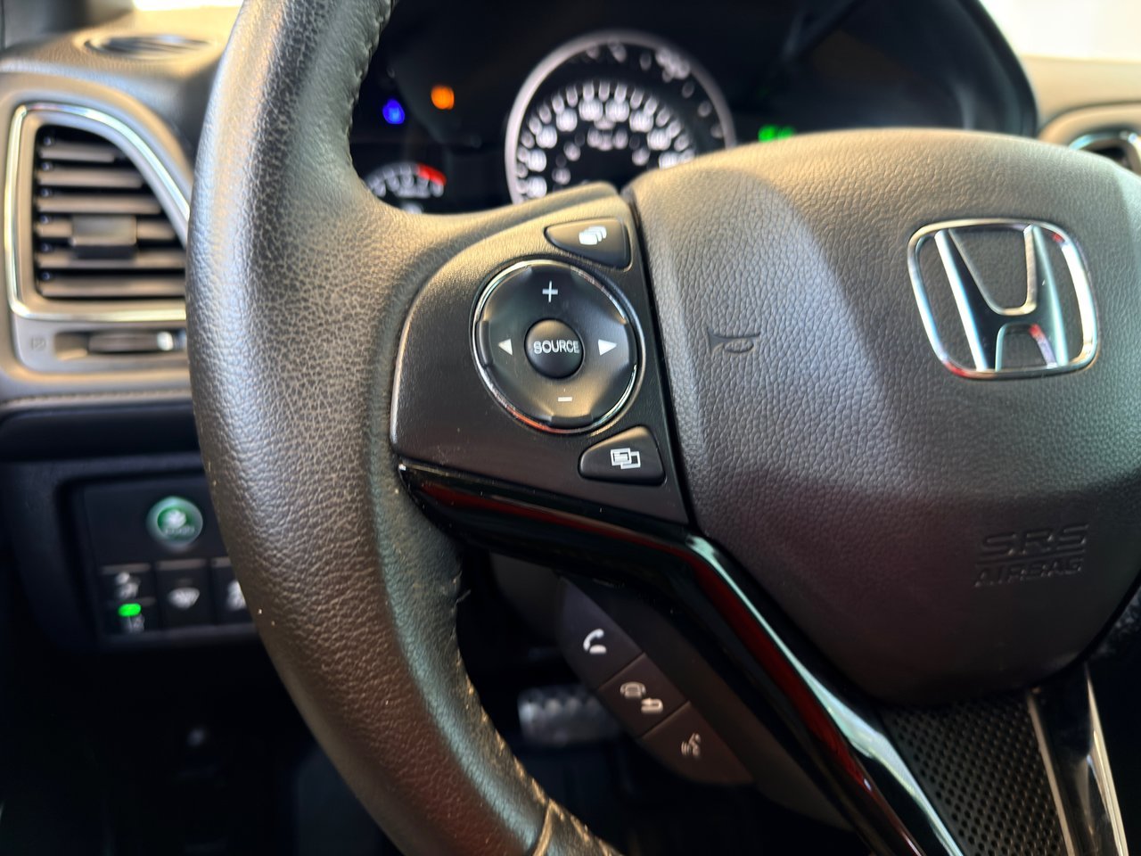 2021 Honda HR-V Black Notre-Dame-des-Prairies - photo #29