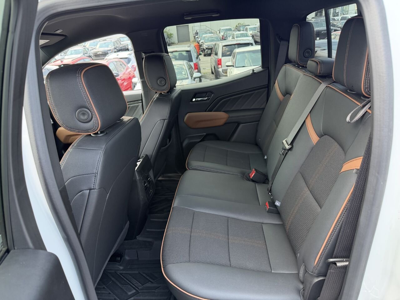 2024 GMC CANYON AT4 AT4 cabine multiplace 4RM White Gatineau - photo #13