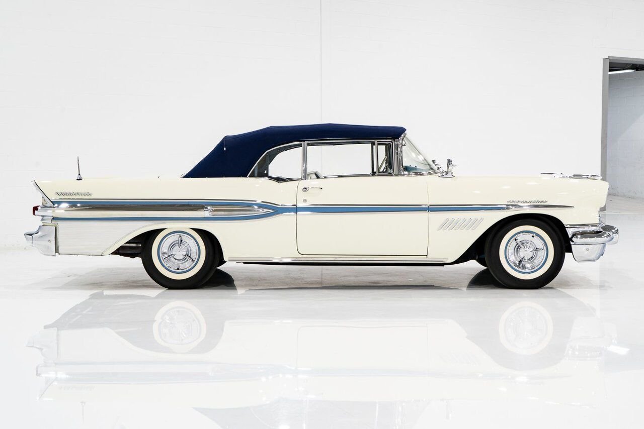 1957 Pontiac Bonneville *PRICE IN USD* Fuel injected 347/315HP 1 of 630 produced White Montreal - photo #53