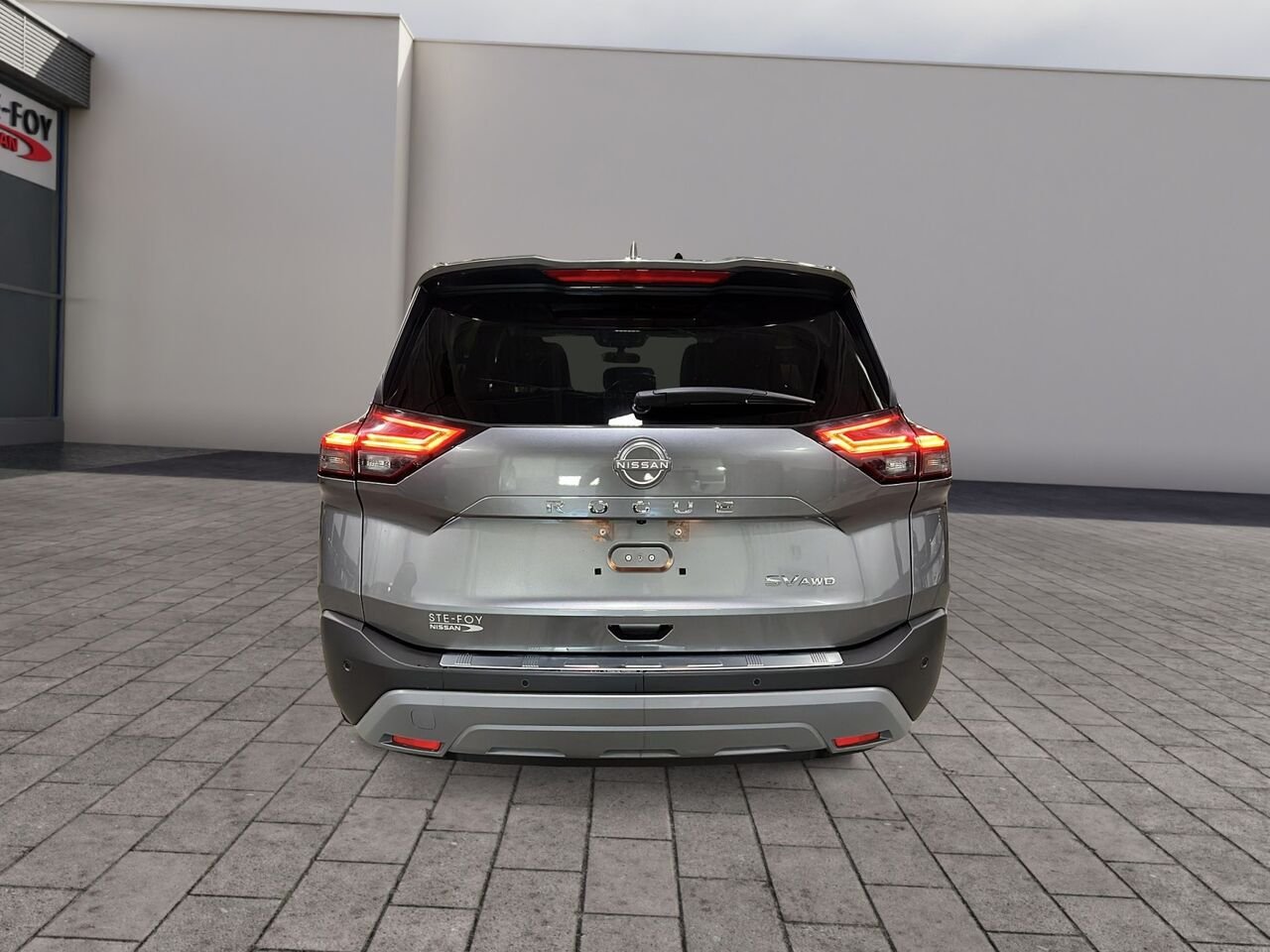 2023 Nissan Rogue SV TI Grey Québec - photo #2