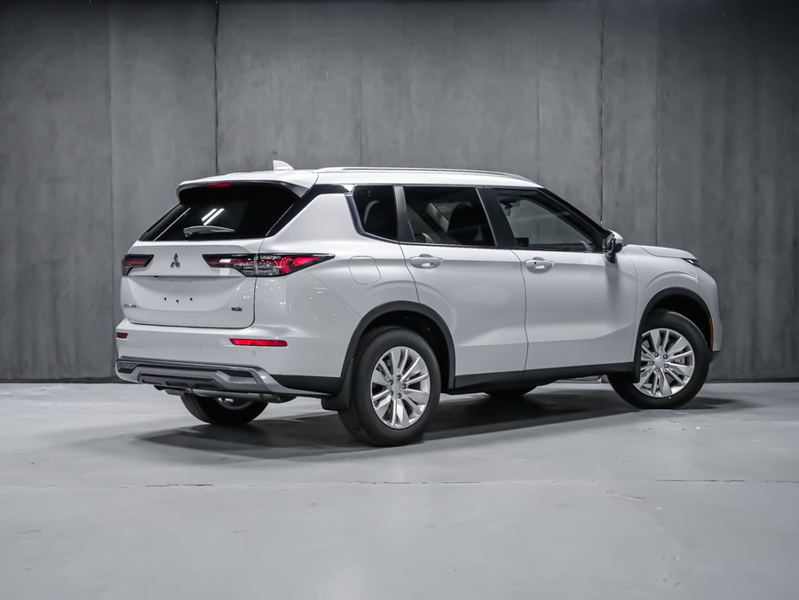 Mitsubishi Outlander SE 2025 Blanc diamant