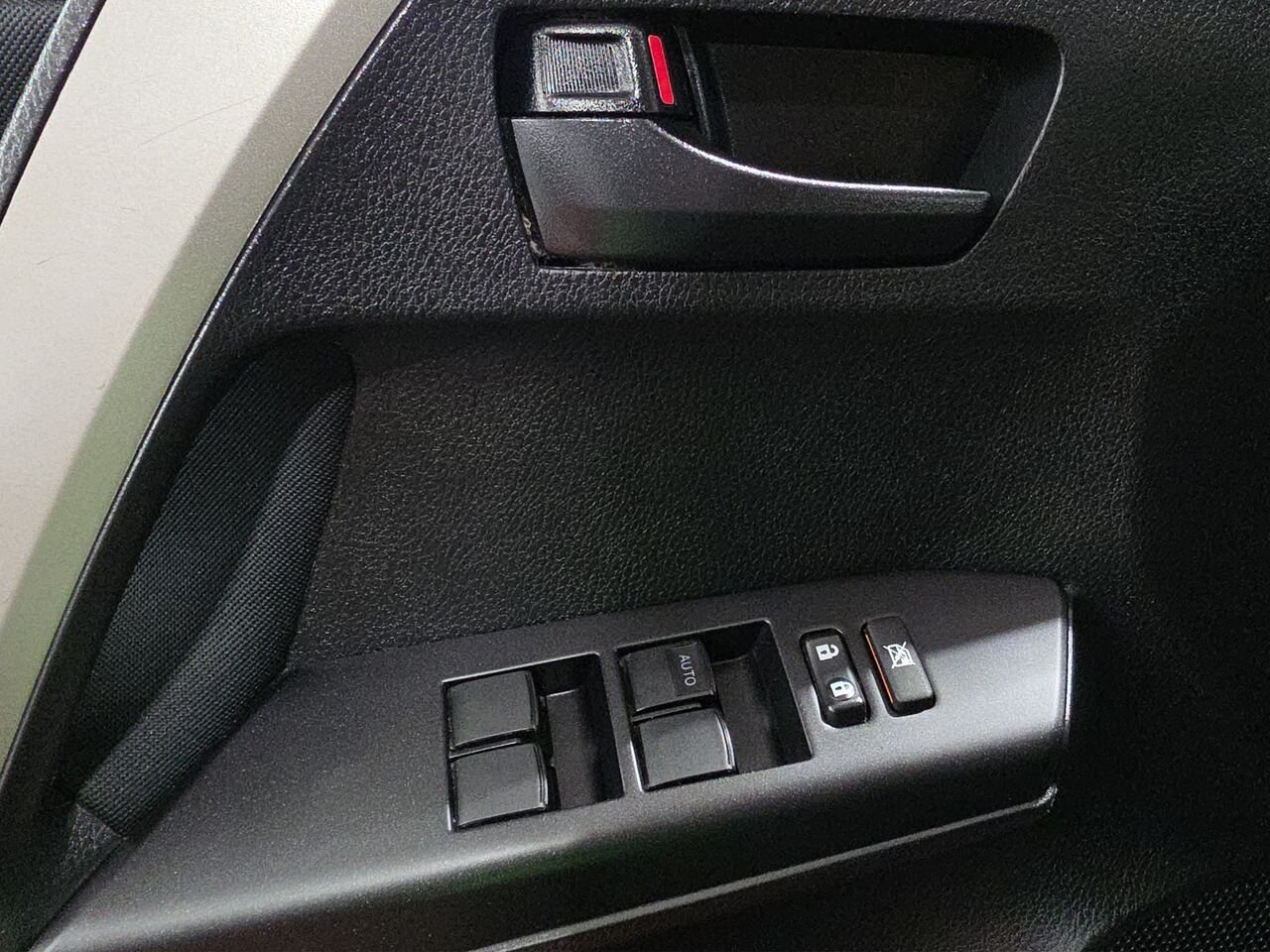 Toyota RAV4 2017 Gris Val-David - photo #13