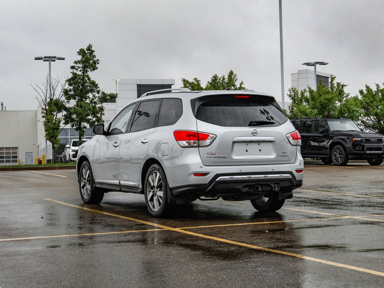 2015 Nissan Pathfinder 4WD 4dr Platinum Grey Sherwood Park - photo #5