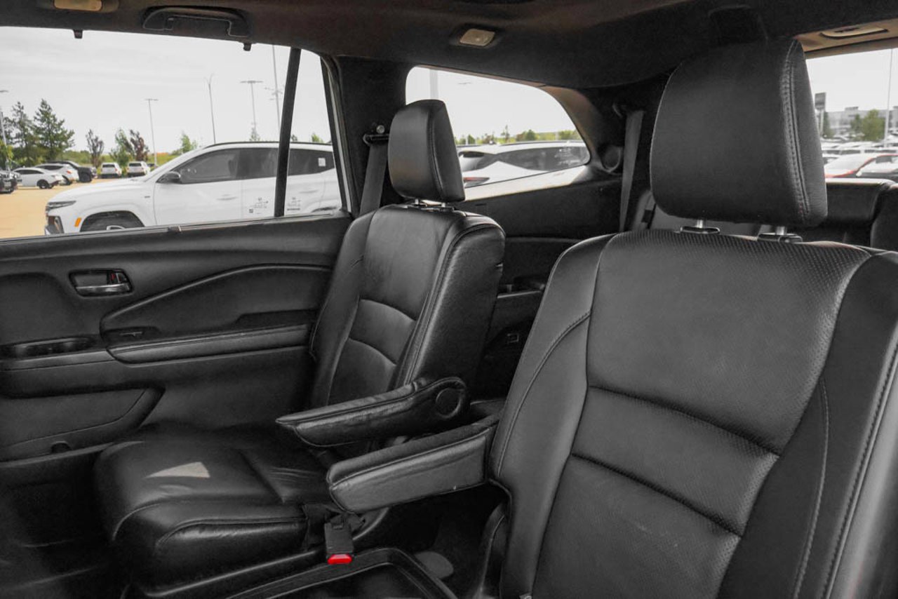 2022 Honda Pilot Black Edition AWD White Sherwood Park - photo #31