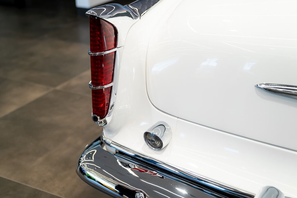Chrysler New Yorker PRIX IN USD St.Regis | CAR IN MILES 1955 Rouge Montréal - photo #39