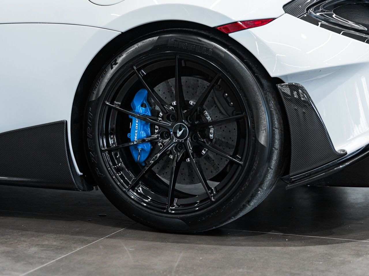 2019 McLaren 600LT *NO LUXURY TAX* White Kirkland - photo #32