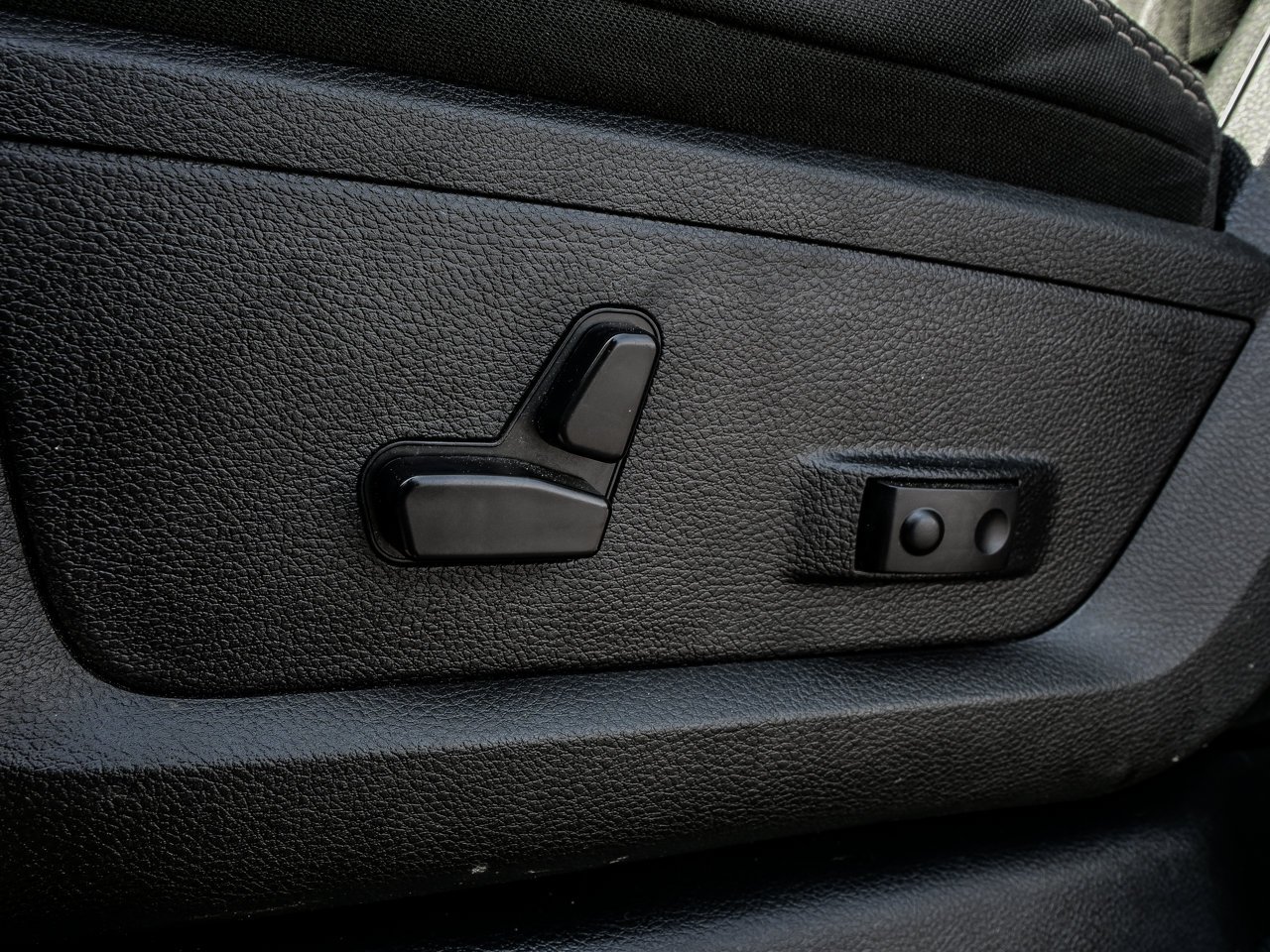 2024 Ram 2500 Big Horn 4x4 Crew Cab 6'4 Box Red Sherwood Park - photo #16