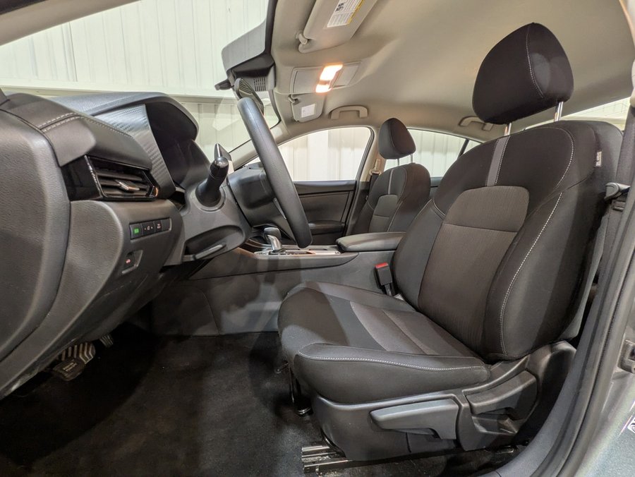 Nissan Sentra SV CVT 2024 Gris