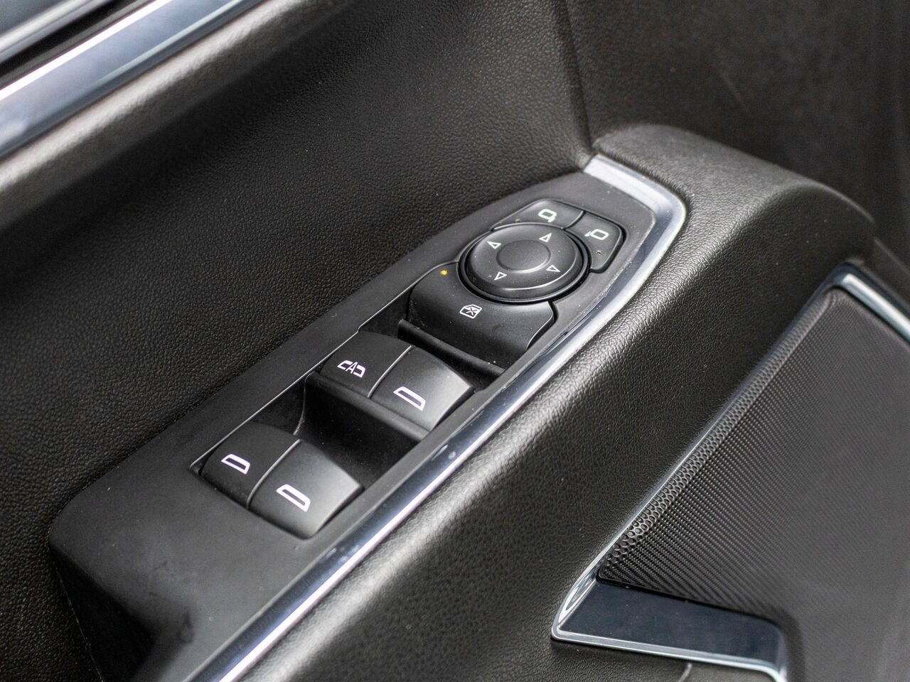 Chevrolet Silverado 1500 LT Trail Boss cabine multiplace 4RM 157 po 2024 Blanc Châteauguay - photo #30