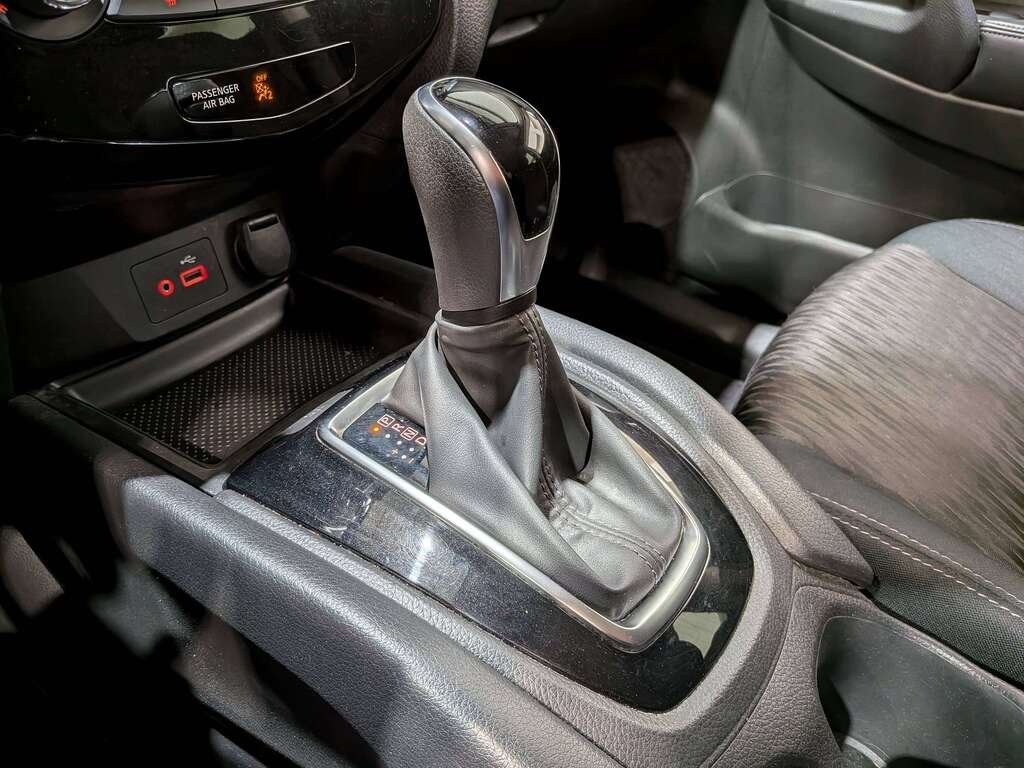 2019 Nissan Rogue AWD SV White Val-David - photo #28