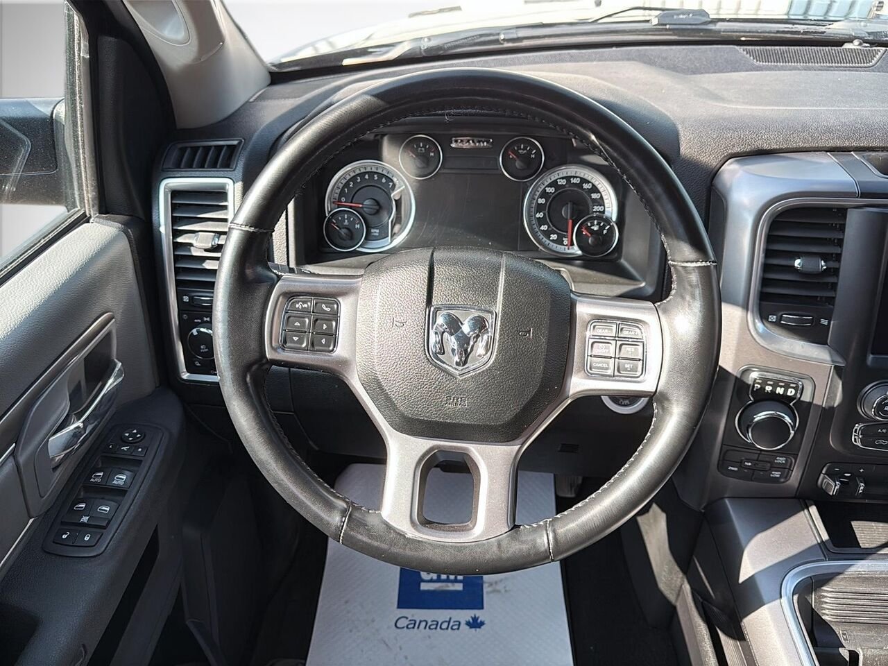 RAM 1500 CLASSIC SLT 2021 Noir Saint-Hyacinthe - photo #10