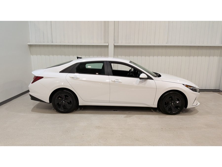 2023 Hyundai Elantra White