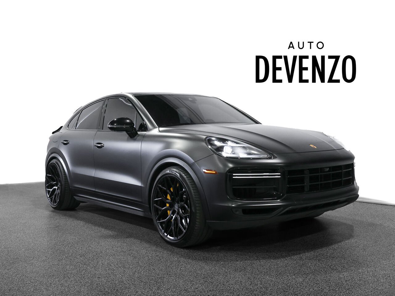 2020 Porsche Cayenne Black Saint-Eustache - photo #1