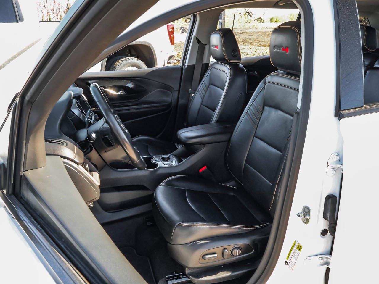 2022 GMC Terrain AWD 4dr AT4 White Sherwood Park - photo #13