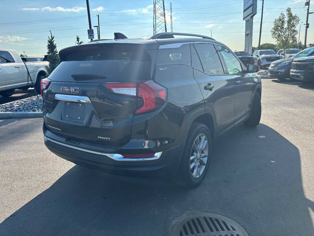 2022 GMC Terrain AWD 4dr SLT Black Sherwood Park - photo #4