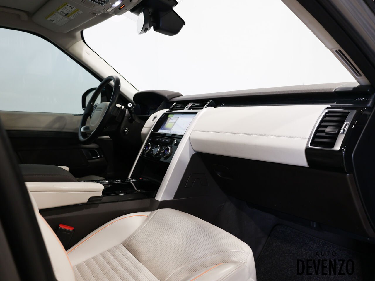 2019 Land Rover Discovery Silver Saint-Eustache - photo #5