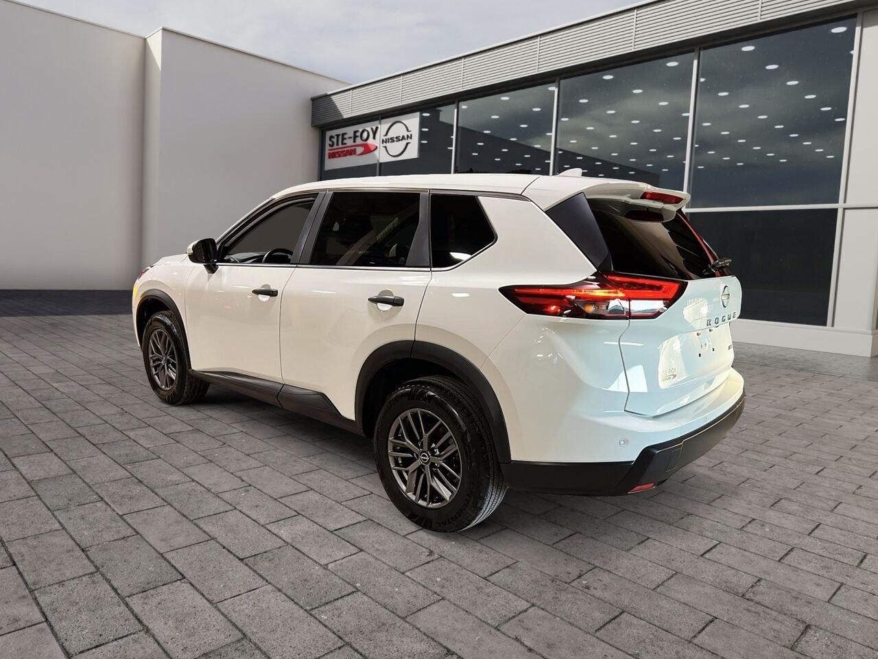 2024 Nissan Rogue White Québec - photo #3