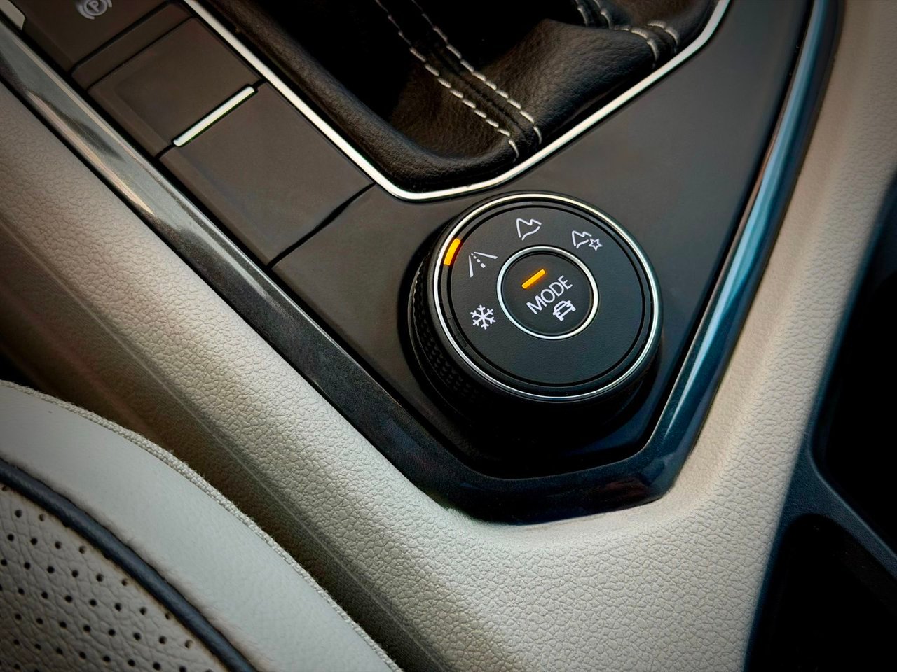 2024 Volkswagen Tiguan Blue Notre-Dame-des-Prairies - photo #37