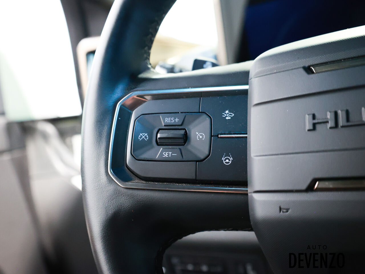 2025 GMC HUMMER EV White Saint-Eustache - photo #15