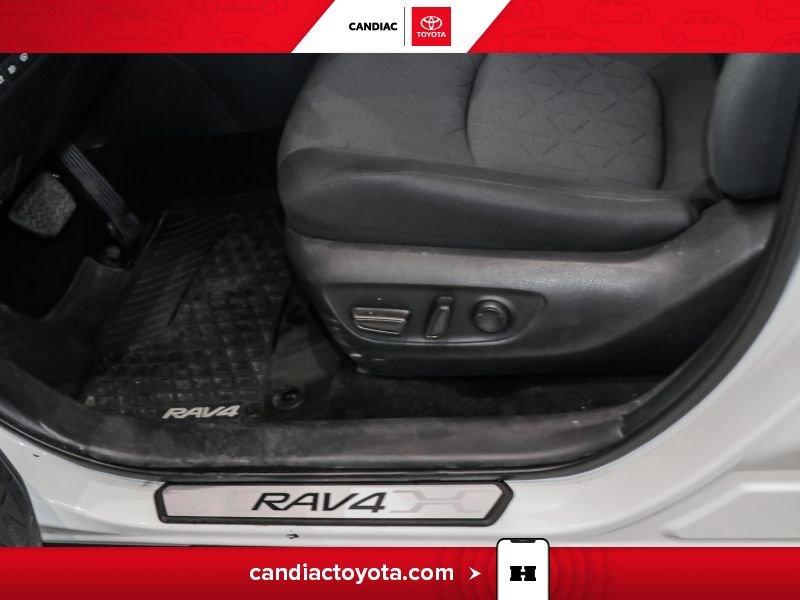 2024 Toyota Rav 4 White Laval - photo #16