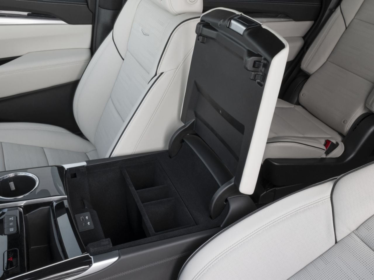 CADILLAC ESCALADE Platinum sport 4 portes 4RM 2026 Noir Sherbrooke - photo #3