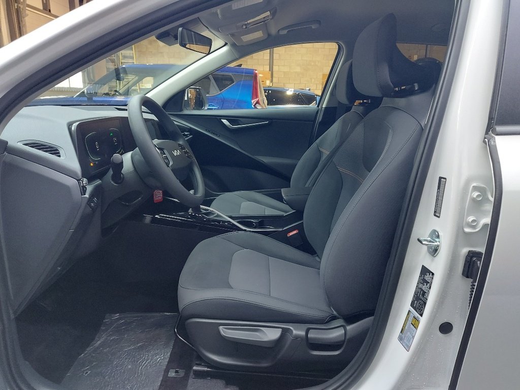 KIA Niro 2026 Blanc neige nacré Blainville - photo #12