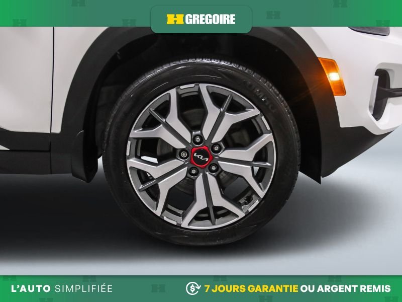 Kia Seltos 821104 | SX Turbo AUTO A/C CUIR TOIT NAV MAGS CAM RECUL BLE 2023 Blanc Laval - photo #32