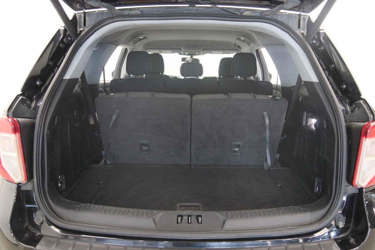 2023 Ford Explorer VIN 1FMSK8DH5PGA16385 Black Chicoutimi - photo #17