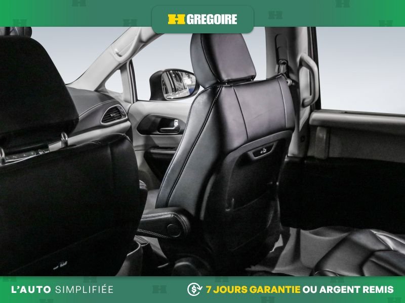 Chrysler Pacifica 2023 Gris Saint-Eustache - photo #25