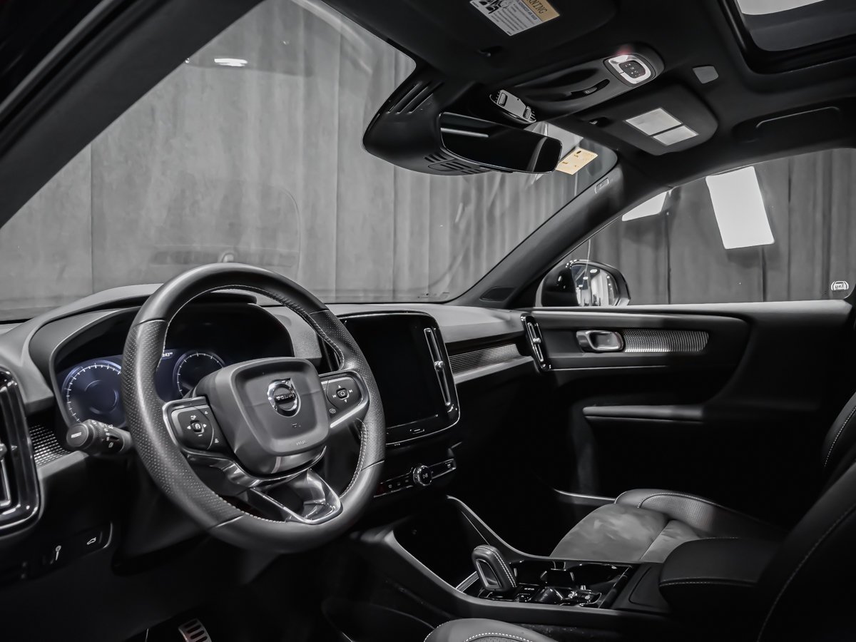 2021 Volvo XC40 T5 R-DESIGN ADVANCED Black Montreal - photo #5