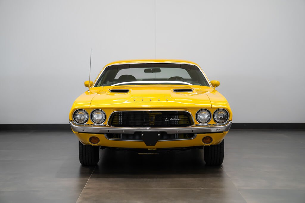 Dodge Challenger 1972 Jaune Montréal - photo #1