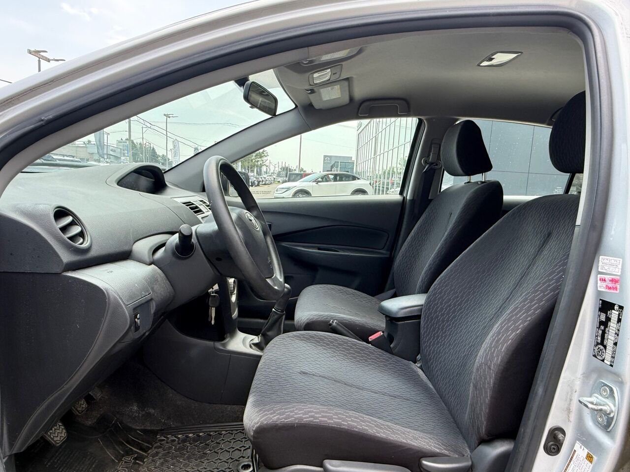 Toyota Yaris Berline 4 portes BM 2009 Argent Châteauguay - photo #9