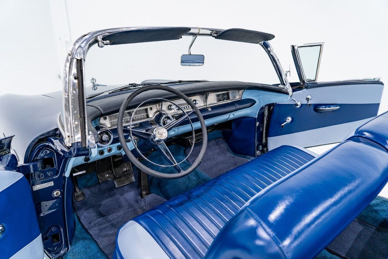 Buick Special 364/300HP NailHead 1 of only 2,056 | PRICE IN USD 1957 Bleu Montréal - photo #9