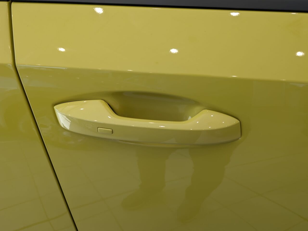 NISSAN Kicks KICKS SV 2026 Jaune yuzu métallisé/Noir intense Châteauguay - photo #5