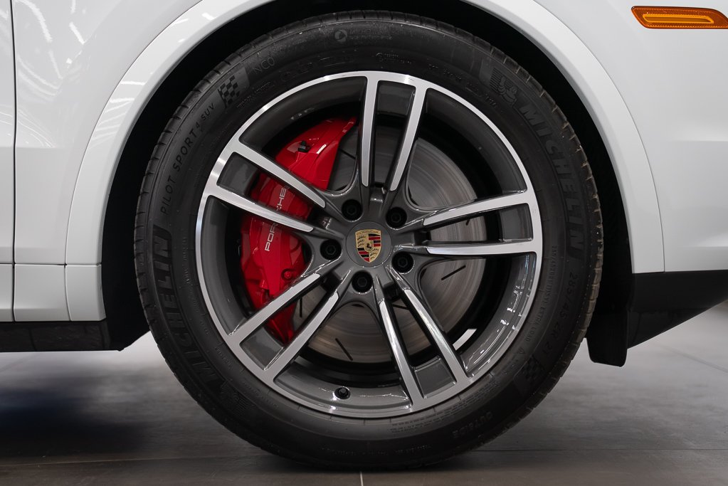 2024 Porsche Cayenne Turbo E-Hybrid Coupe AWD White Kirkland - photo #7